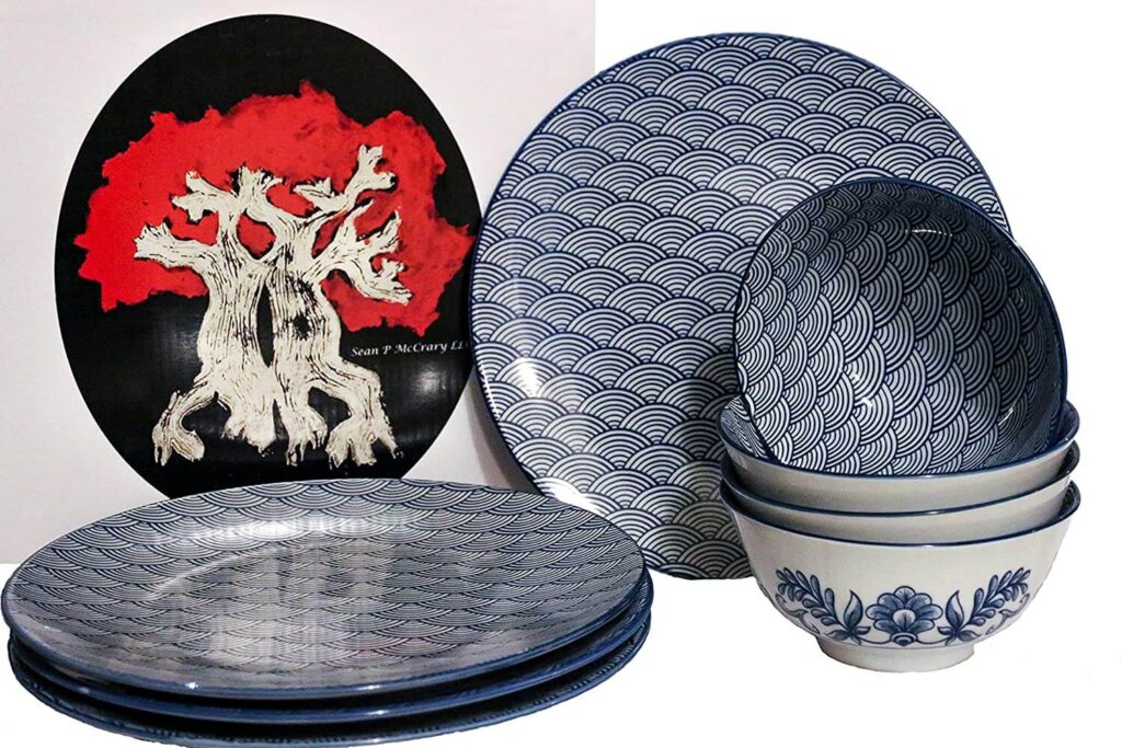 Japanese lead and cadmium-free Dinnerware Set for healthy use. 