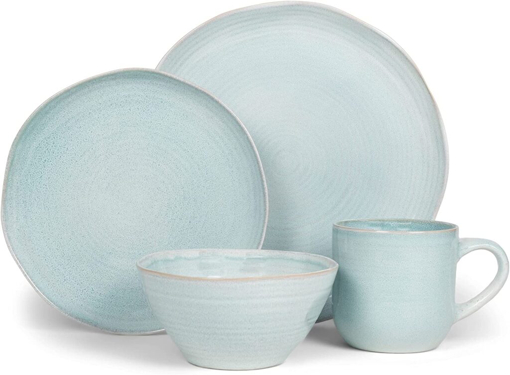 Ceramic dinnerware set