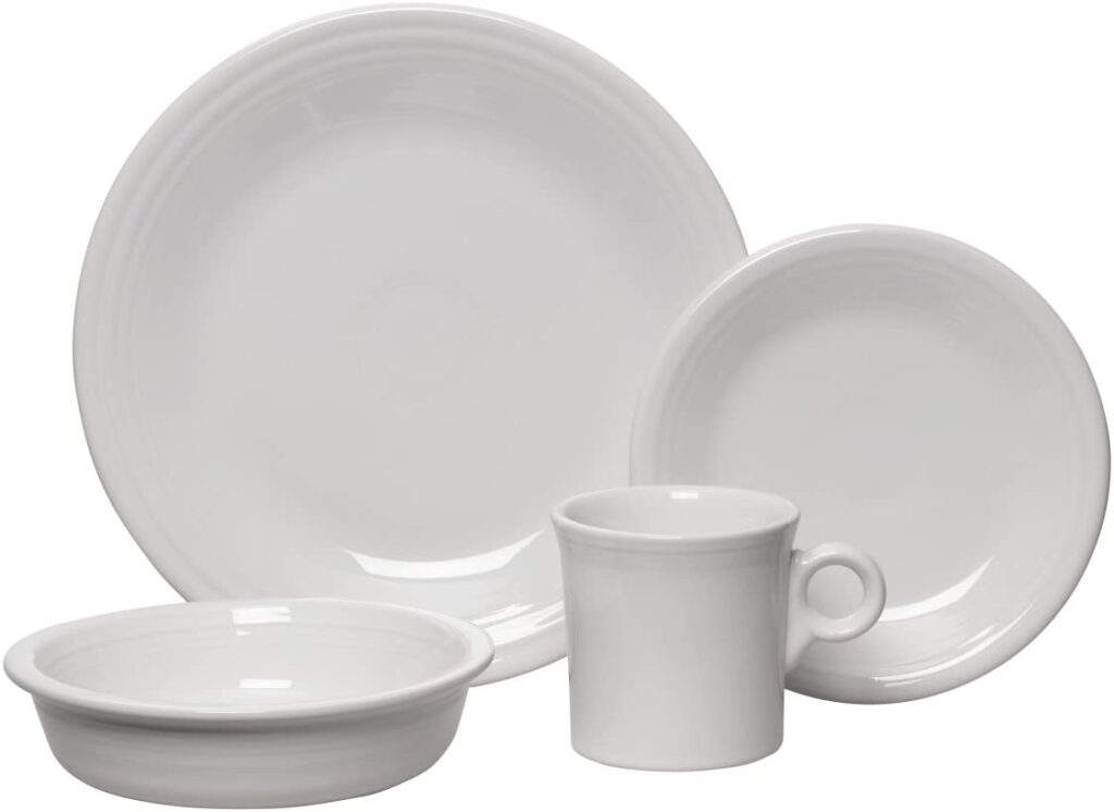 Fiesta Lead and Cadmium 16 pieces dinnerware set